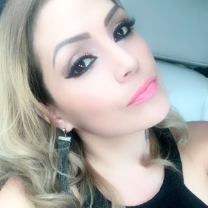 Meet your Posher, Bibi